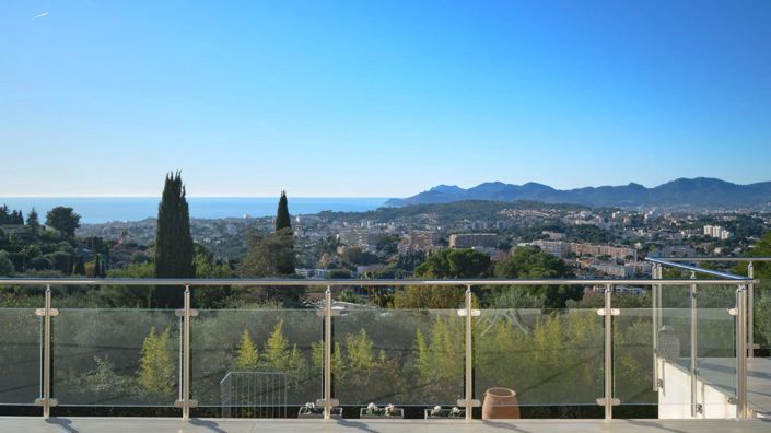 Image No.18-6 Bed House for sale