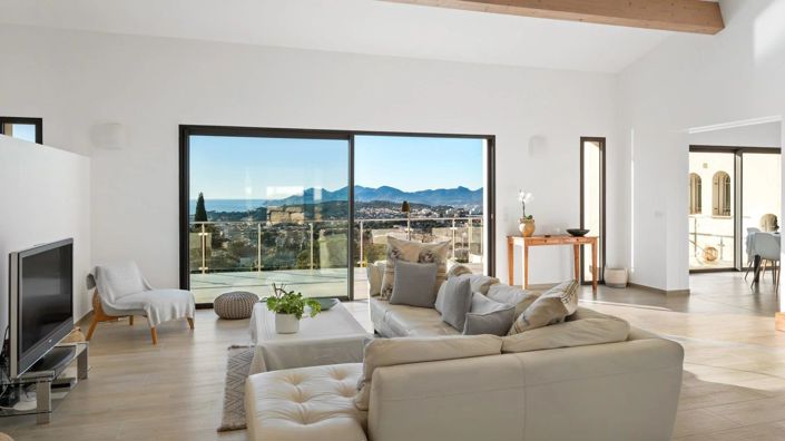 Image No.3-6 Bed House for sale