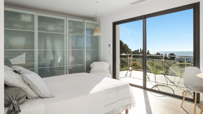 Image No.5-6 Bed House for sale