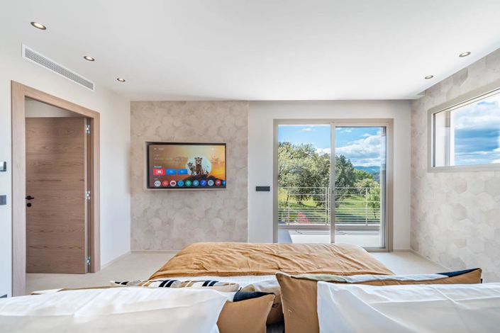 Image No.17-4 Bed House for sale