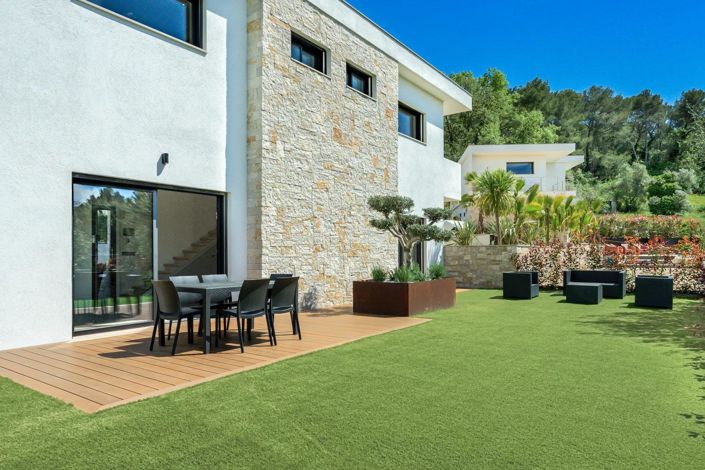 Image No.24-4 Bed House for sale