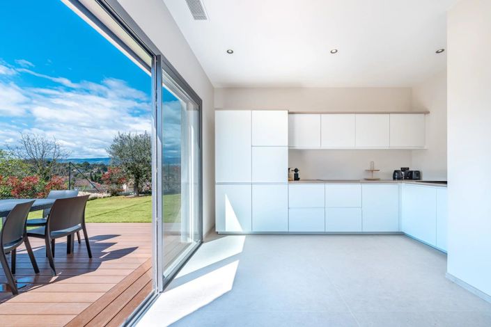 Image No.25-4 Bed House for sale