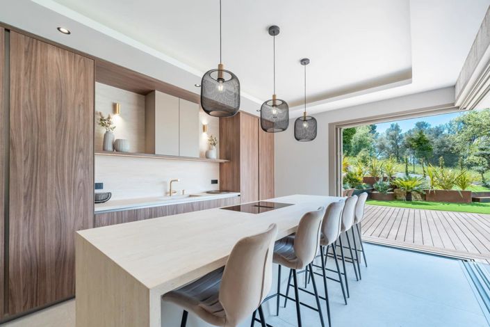 Image No.9-4 Bed House for sale