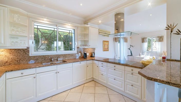 Image No.5-6 Bed House for sale