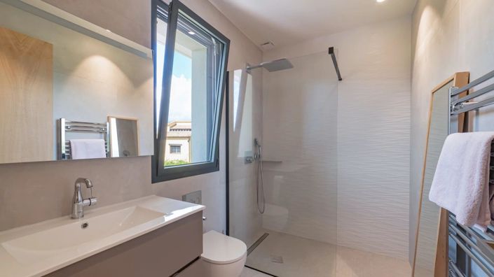 Image No.13-6 Bed House for sale