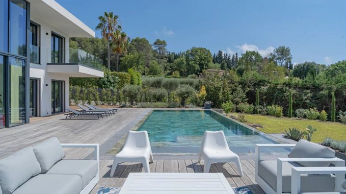 Image No.2-6 Bed House for sale