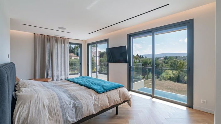 Image No.5-6 Bed House for sale