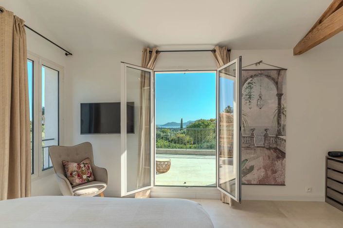 Image No.17-4 Bed House for sale