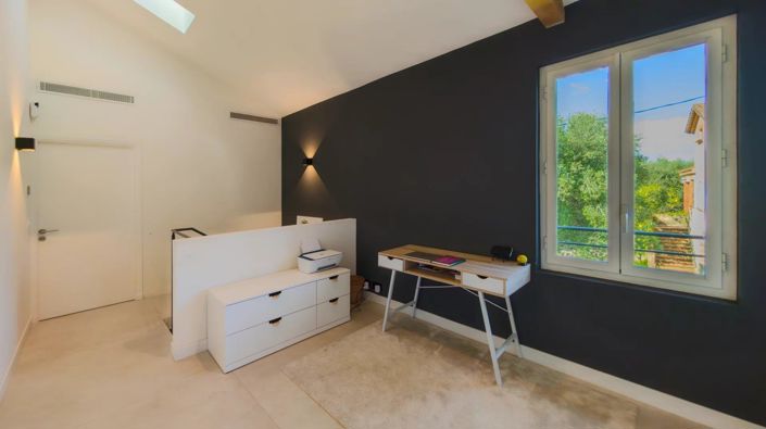 Image No.21-4 Bed House for sale