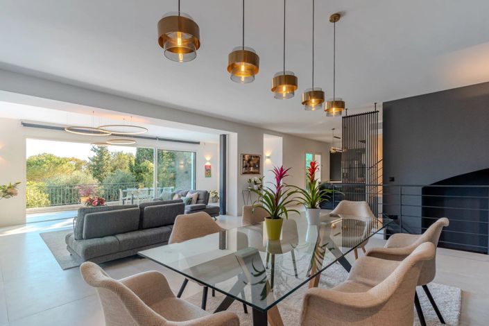 Image No.7-4 Bed House for sale