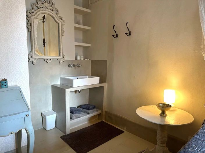 Image No.8-7 Bed House for sale