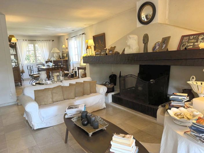 Image No.7-5 Bed House for sale