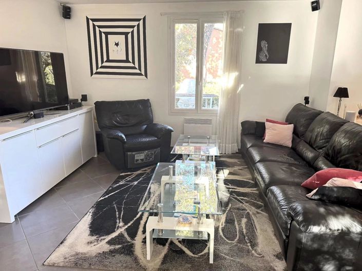 Image No.5-3 Bed House for sale