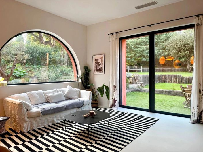 Image No.3-5 Bed House for sale