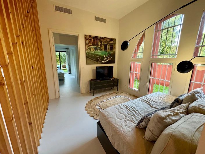 Image No.6-5 Bed House for sale