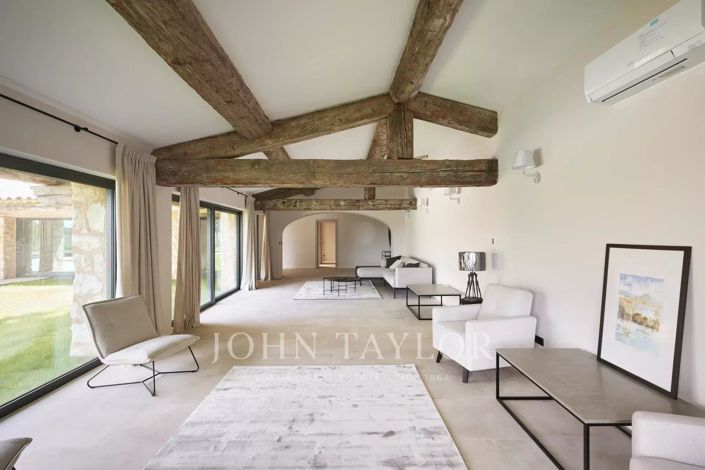 Image No.10-6 Bed House for sale