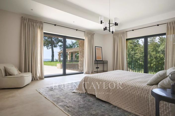 Image No.12-6 Bed House for sale