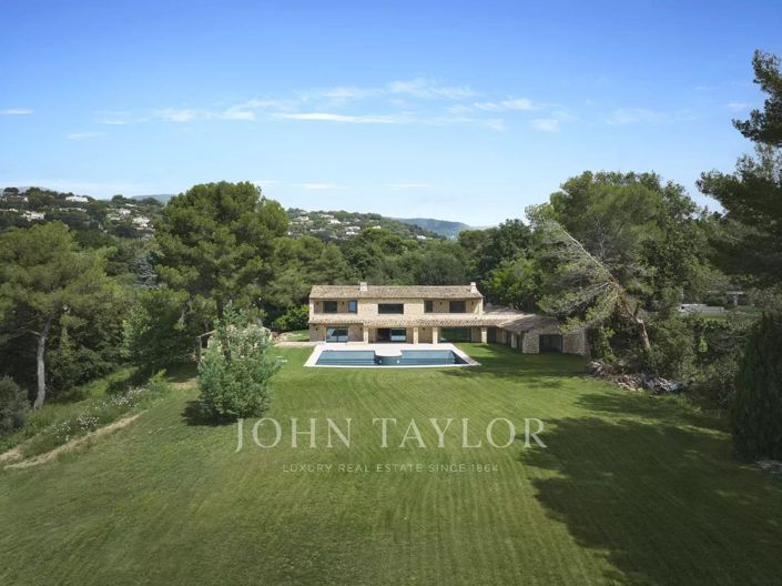 Image No.2-6 Bed House for sale