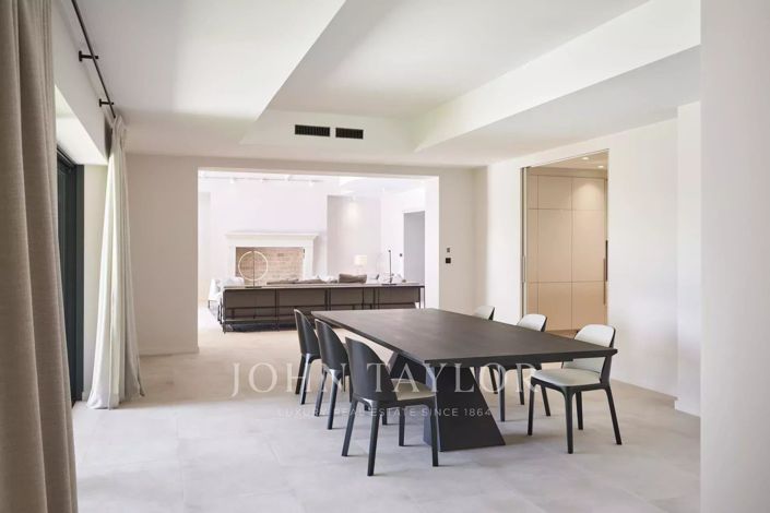 Image No.8-6 Bed House for sale