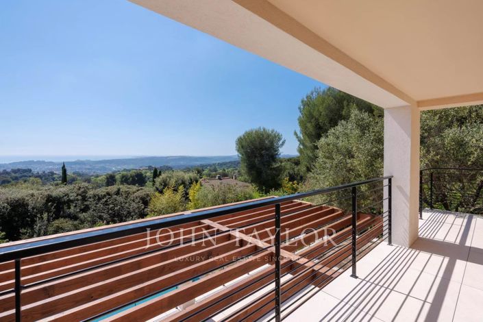 Image No.11-5 Bed House for sale