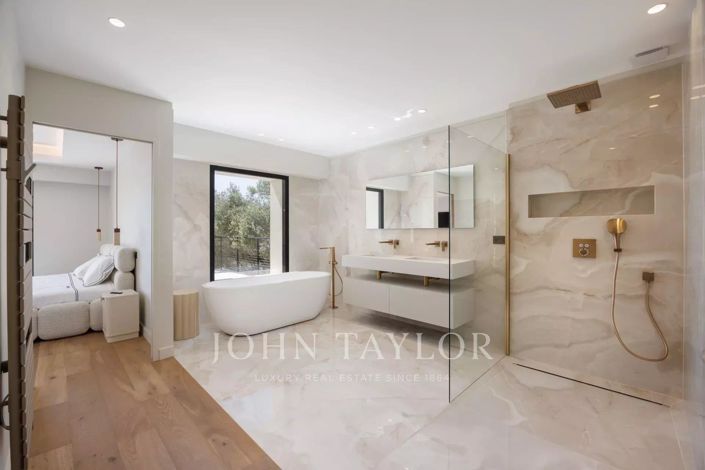 Image No.12-5 Bed House for sale