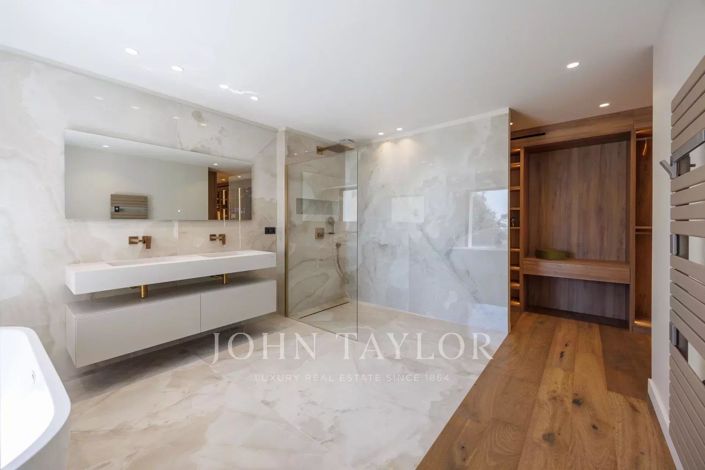 Image No.13-5 Bed House for sale