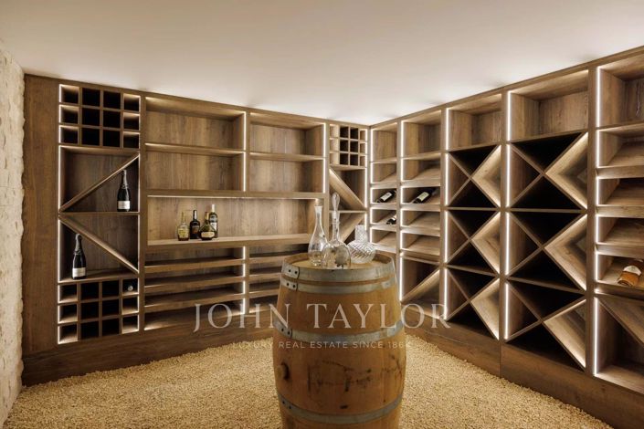 Image No.18-5 Bed House for sale