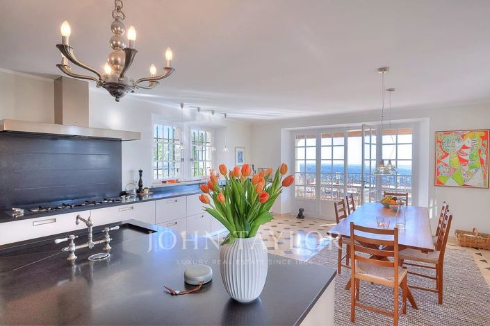 Image No.14-6 Bed House for sale