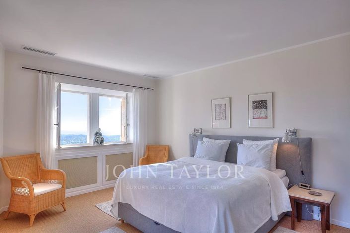 Image No.21-6 Bed House for sale