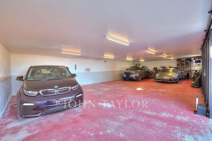 Image No.24-6 Bed House for sale