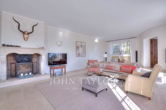 Image No.9-6 Bed House for sale