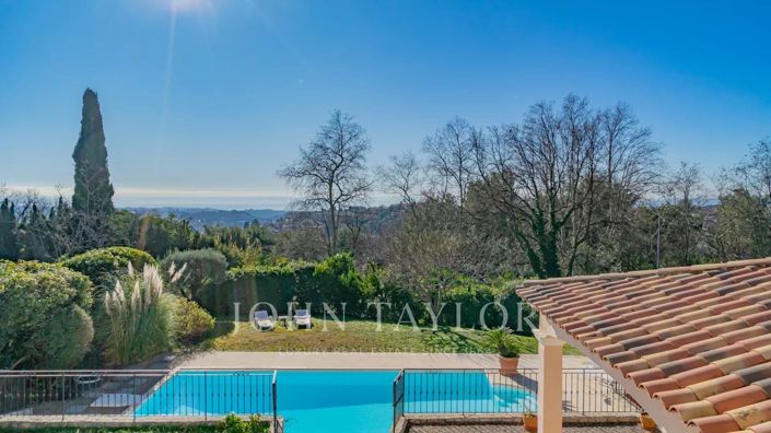 Image No.2-4 Bed House for sale