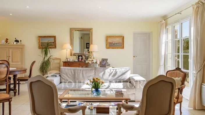 Image No.9-4 Bed House for sale