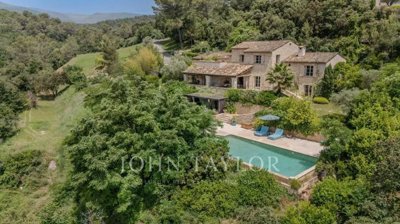 6 Bed House for sale