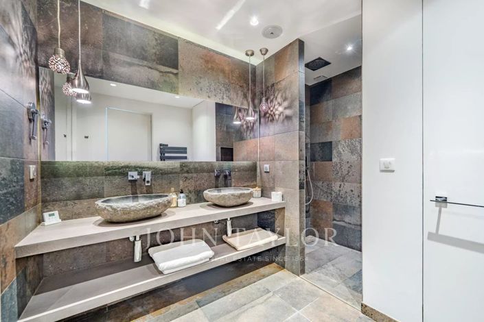 Image No.27-6 Bed House for sale