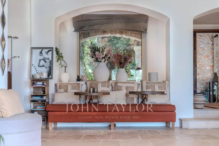 Image No.6-6 Bed House for sale