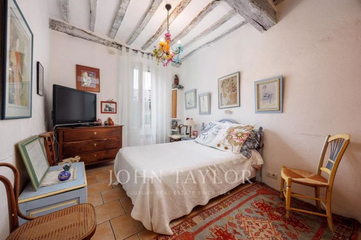 Image No.5-2 Bed House for sale