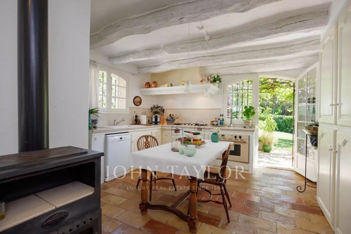 Image No.13-5 Bed House for sale