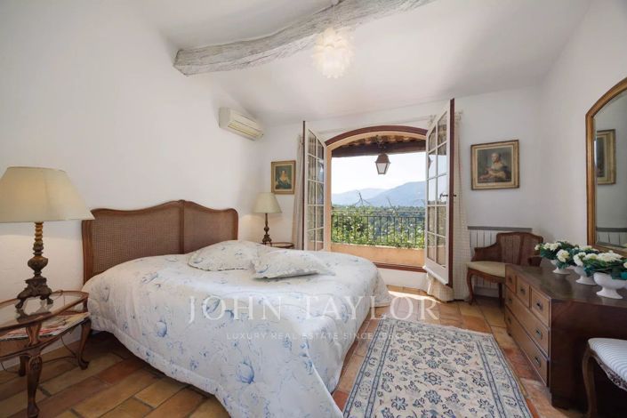 Image No.16-5 Bed House for sale