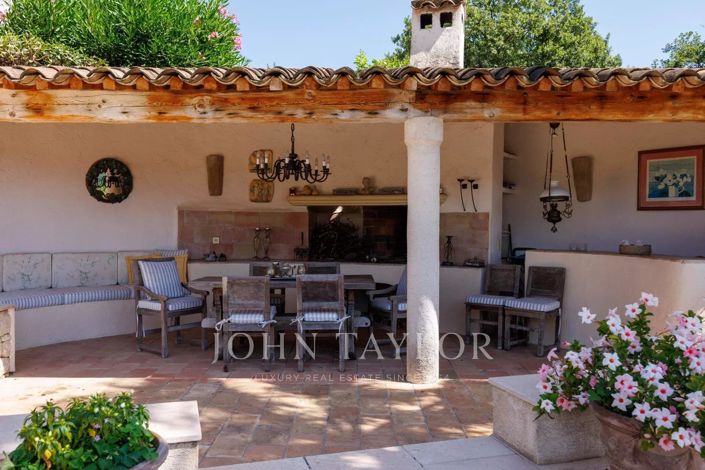 Image No.6-5 Bed House for sale