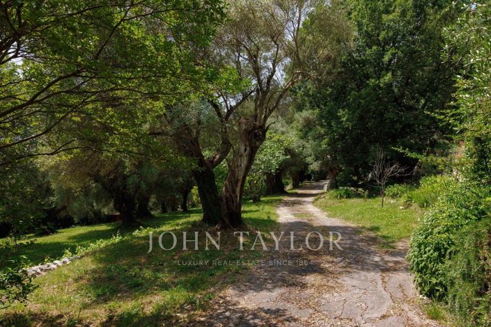 Image No.14-5 Bed House for sale