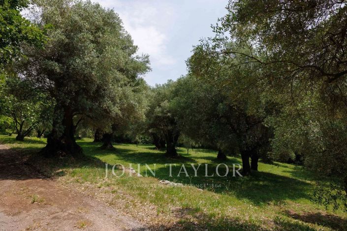 Image No.15-5 Bed House for sale