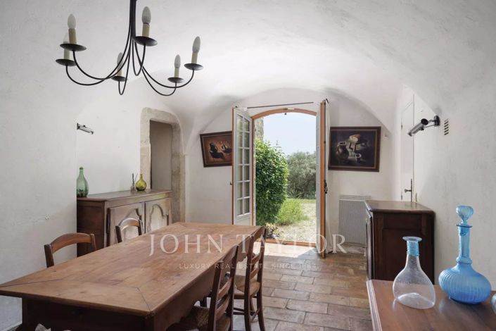 Image No.7-5 Bed House for sale