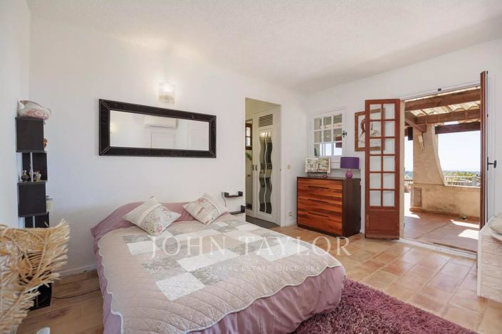 Image No.10-4 Bed House for sale