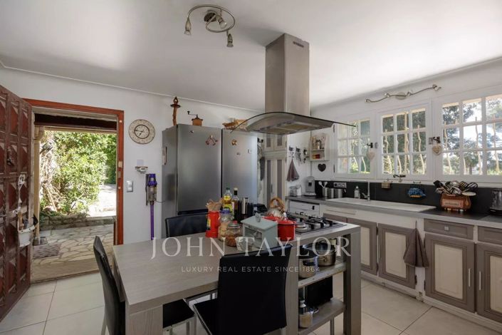 Image No.9-4 Bed House for sale