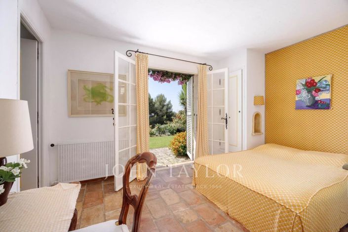 Image No.11-6 Bed House for sale