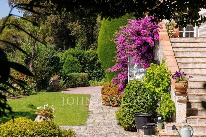 Image No.7-6 Bed House for sale