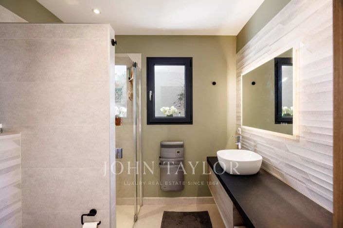 Image No.10-4 Bed House for sale