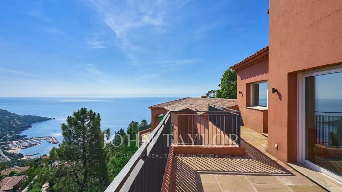 Image No.17-7 Bed House for sale