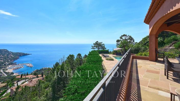 Image No.18-7 Bed House for sale